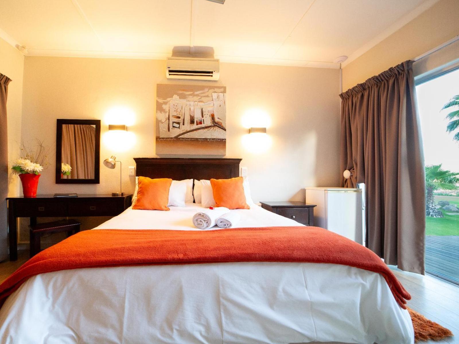 Sunriver Kalahari Lodge Riverside Stay In Upington Bilik gambar